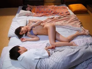 ông xã bất lực nhìn vợ bú củ khoải cho sếp