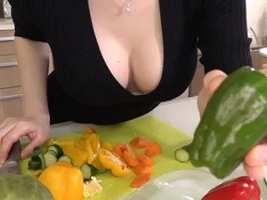 Chán vợ yêu, Anh xã Nói xạo đi bàn việc làm ăn để qua lại với em gái cũ
